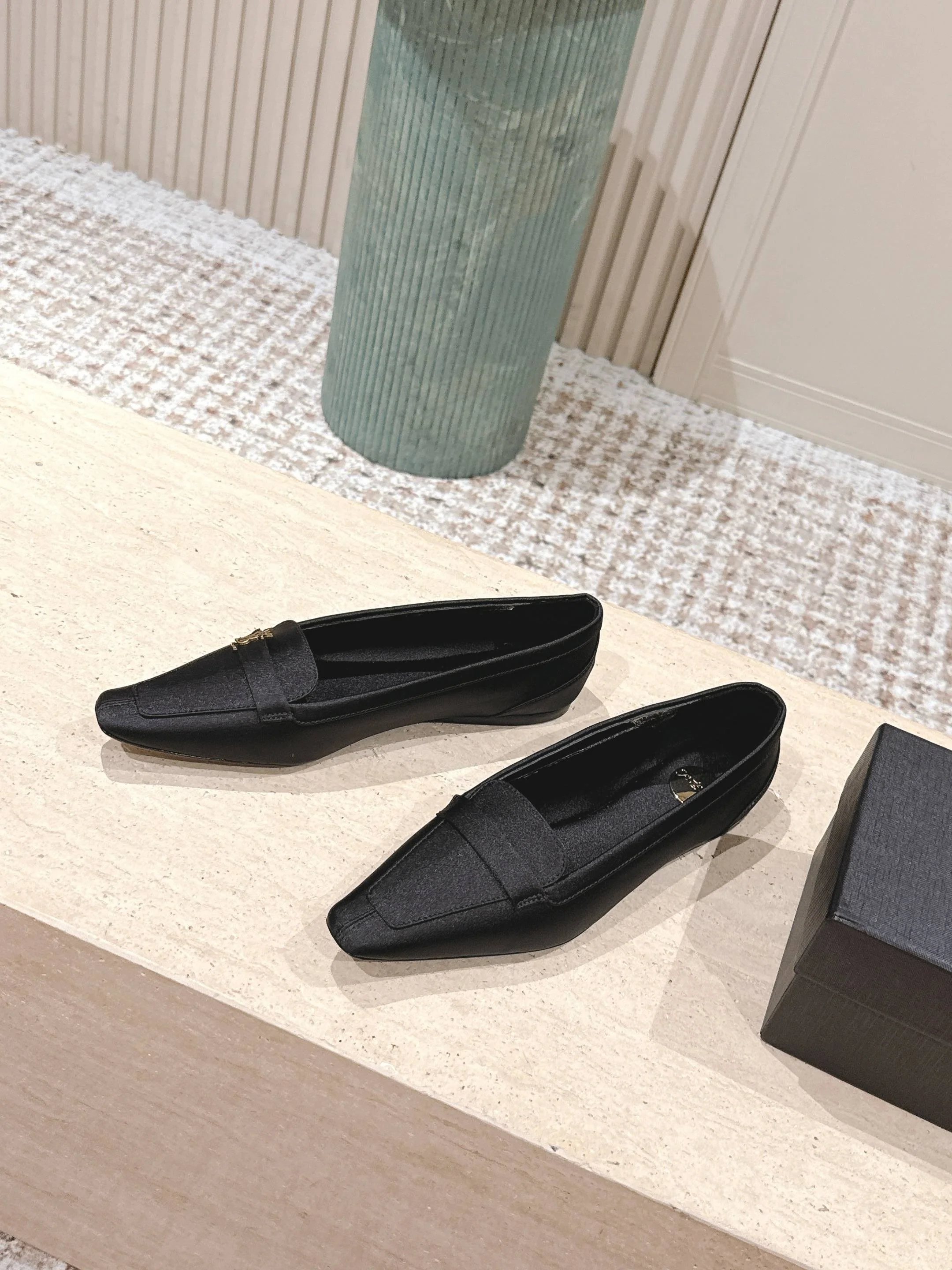YSL 25S SAINT LAURENT POPPY BALLET FLATS IN BLACK SILK
