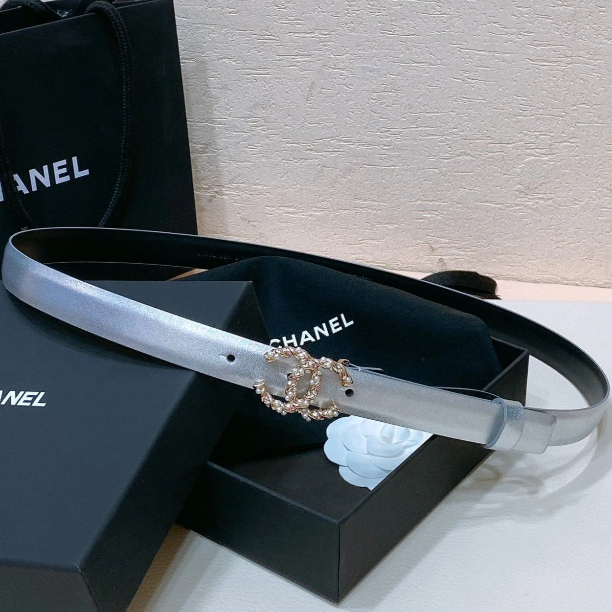 CC BELT 20MM IN SILVER GREY CALFSKIN GOLD HARDWARE ATTACH PEARLS