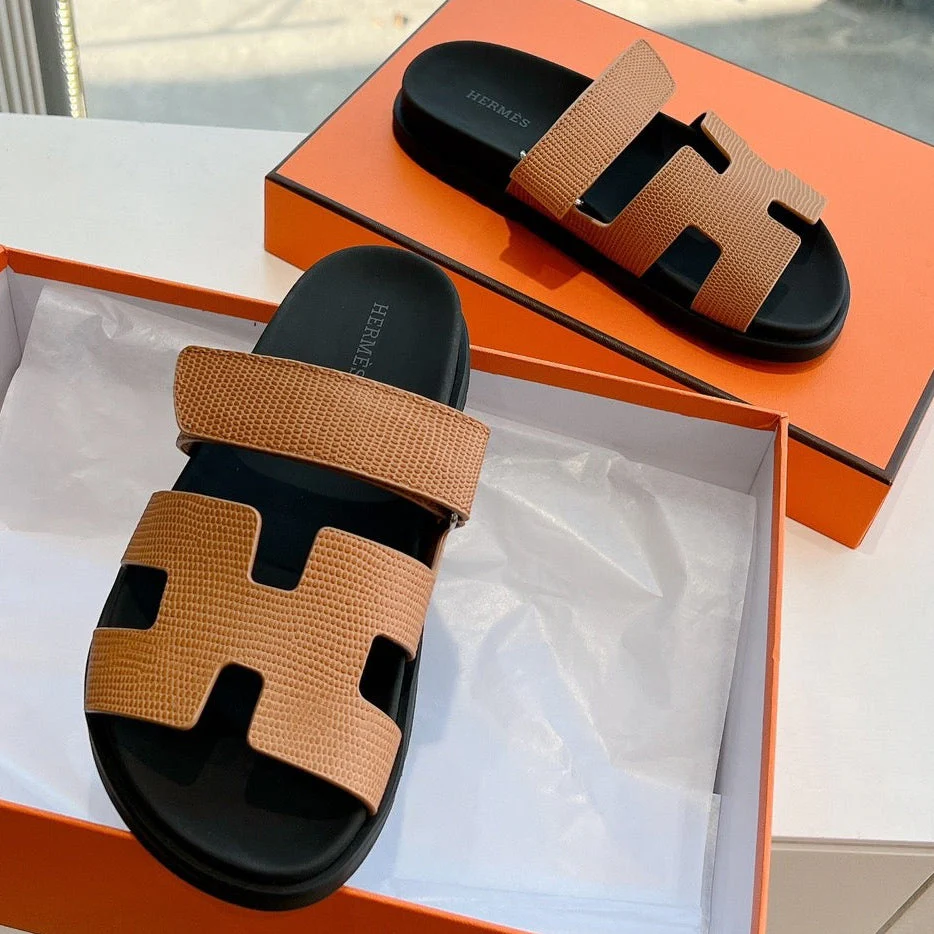 CHYPRE SANDAL IN CIDER BROWN SHINY GRAINED CALFSKIN