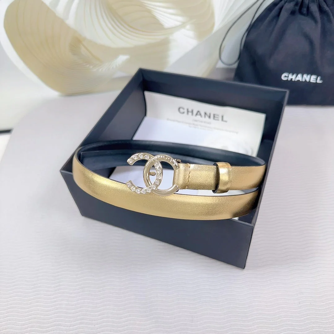 CC BELT 20 MM IN GOLD SMOOTH CALFSKIN GOLD HARDWARE ATTACH RHINSTONE