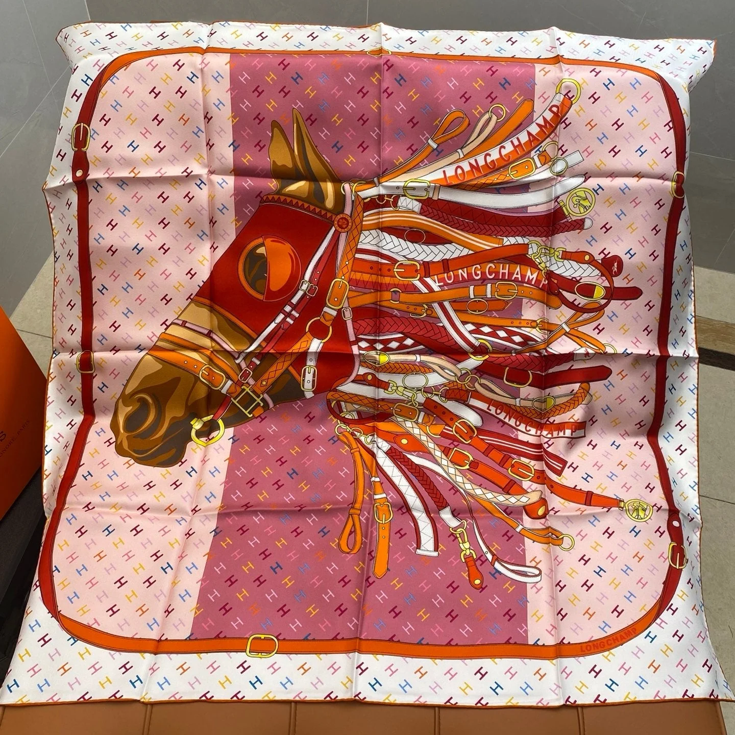 HERMES 25S SCARF 90 IN SILK 703682