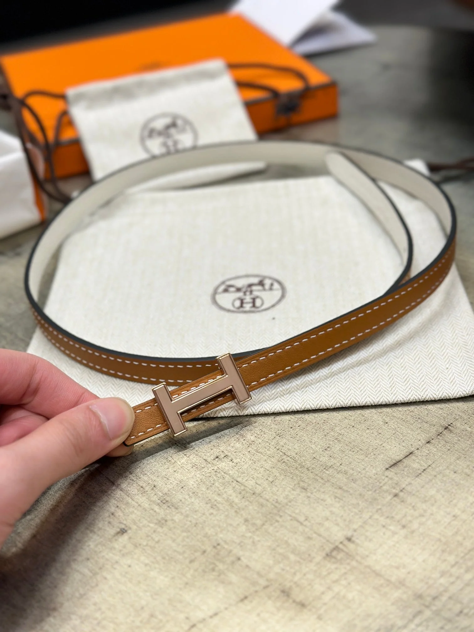 HM FOCUS BUCKLE & REVERSIBLE BRONZE BROWN AND WHITE LEATHER STRAP 13MM COPPER HARDWARE