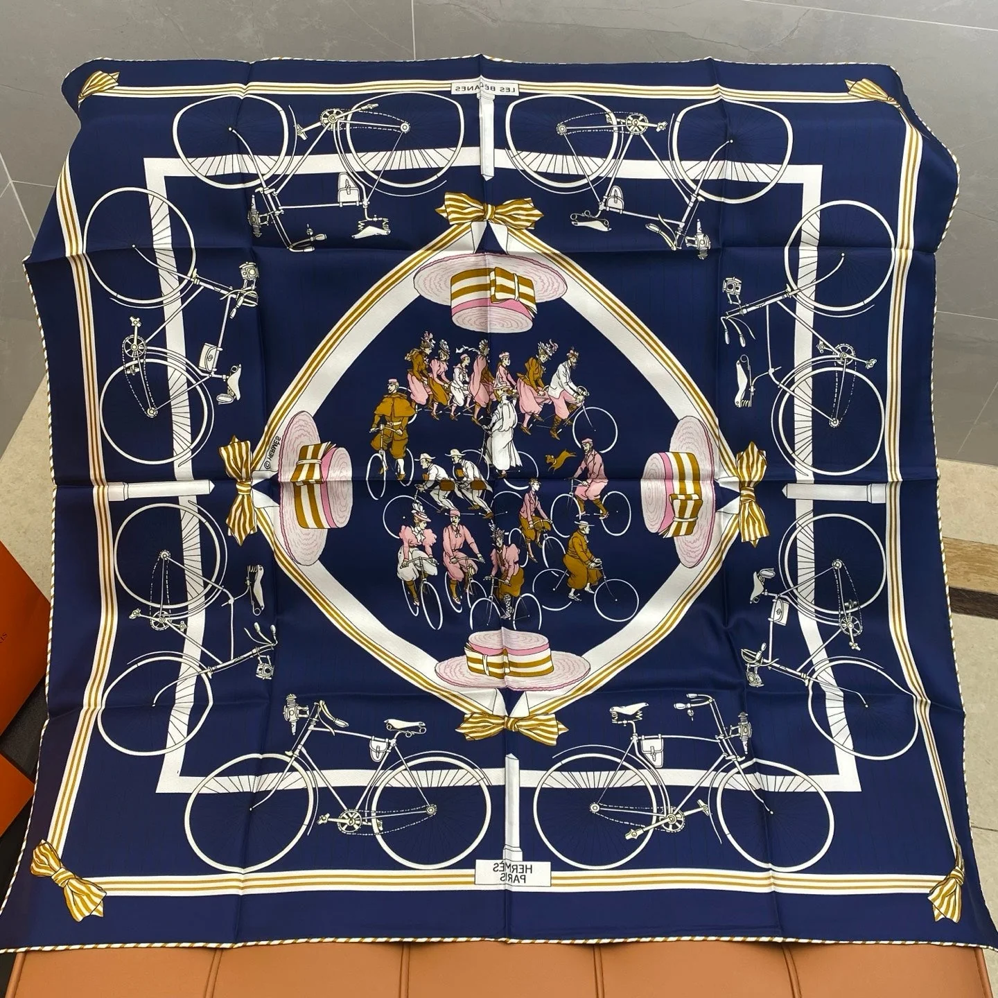 HERMES 25S SCARF 90 IN SILK 718481