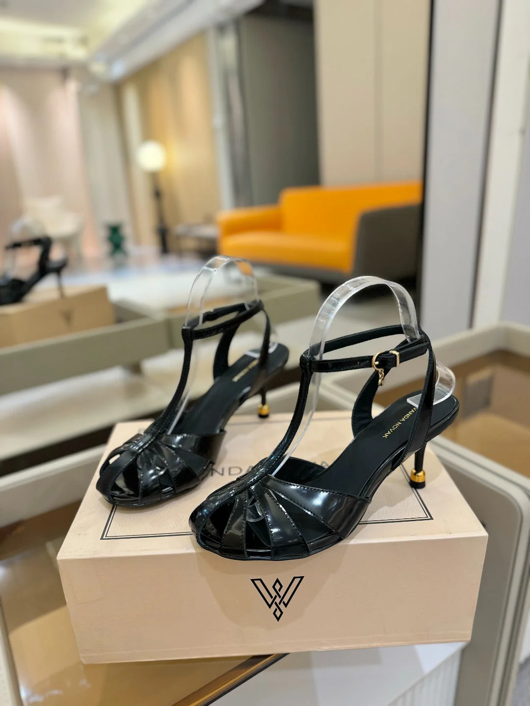 HIGH SANDALS 75 MM IN BLACK PATENT CALFSKIN