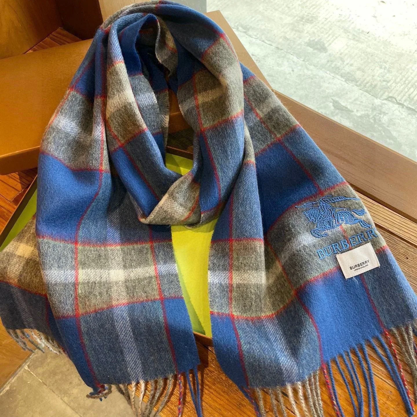 scarf-burberry-scarf