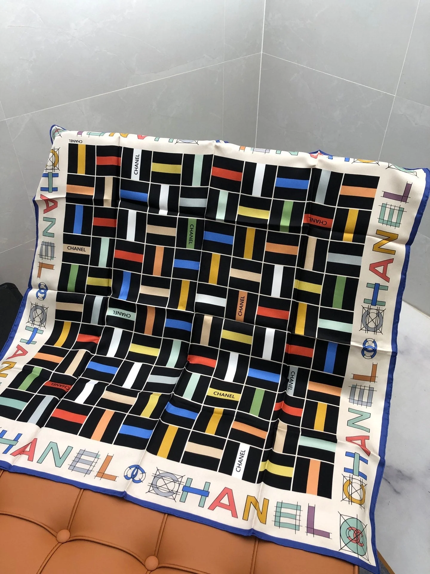 CHANEL 25S SCARF 90 IN SILK 704587