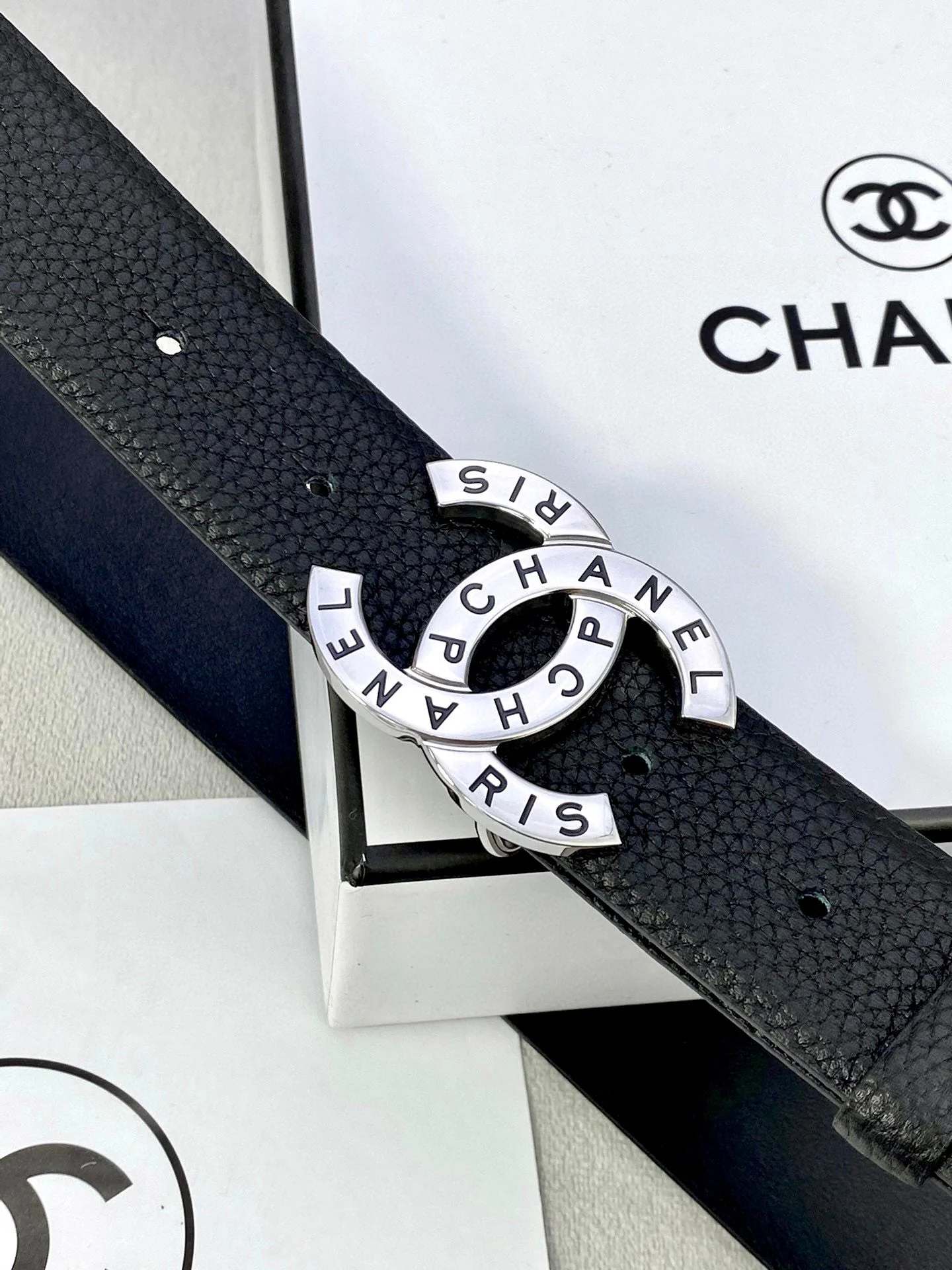 CC 30MM BELT IN BLACK SMOOTH CALFSKIN WITH SILVER HARDWARE