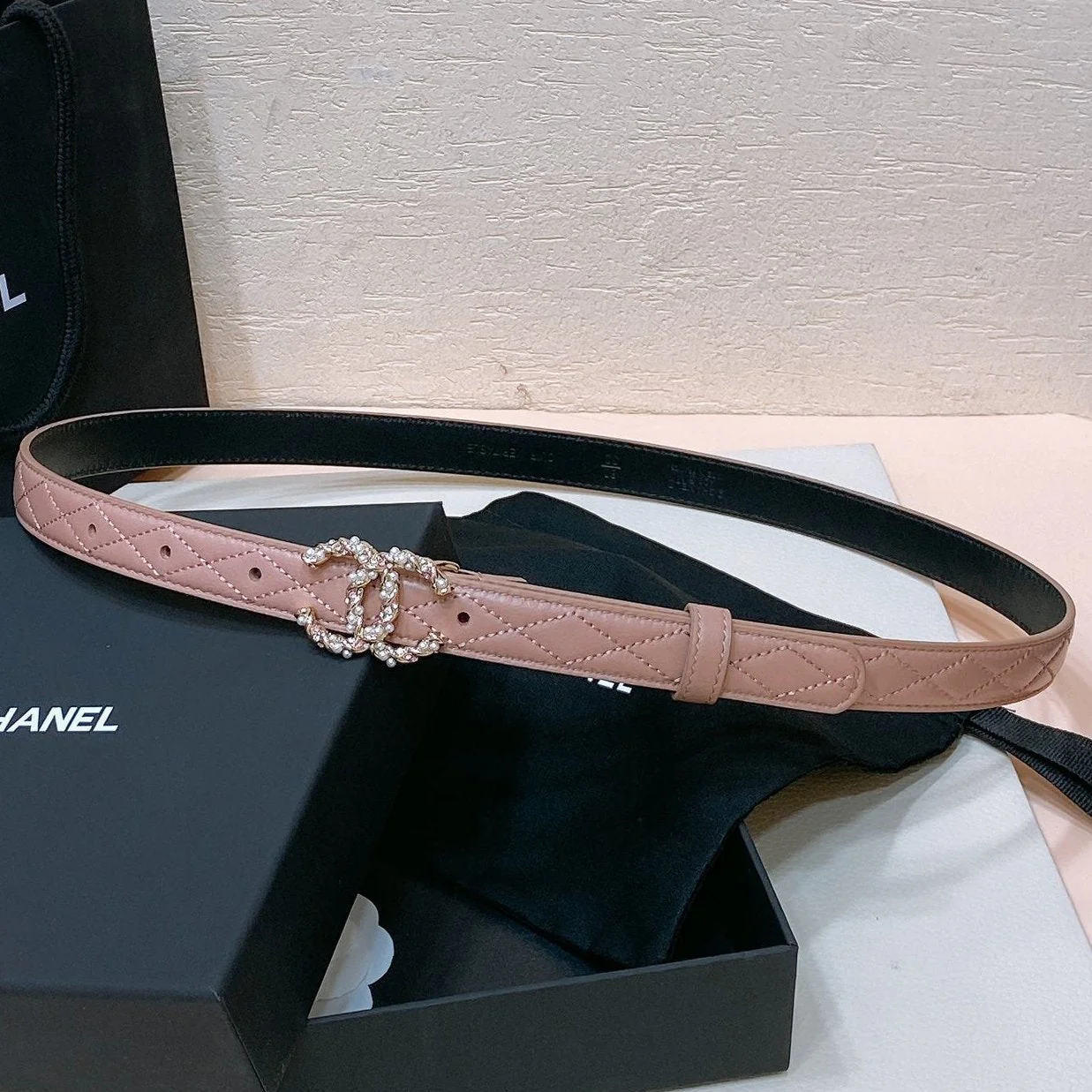 CC BELT 20MM IN PEACHY PINK EMBROIDERED CALFSKIN GOLD HARDWARE ATTACH PEARLS