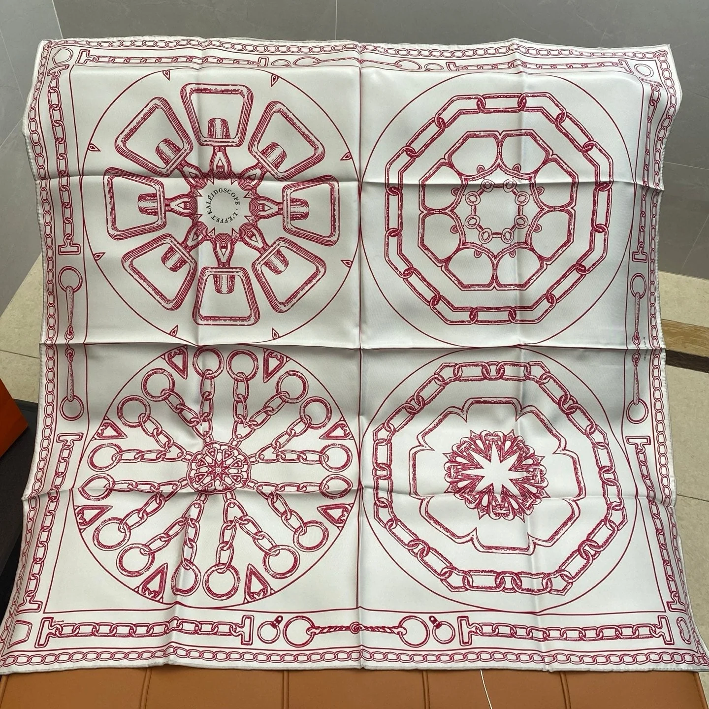 HERMES 25S SCARF 90 IN SILK 703665