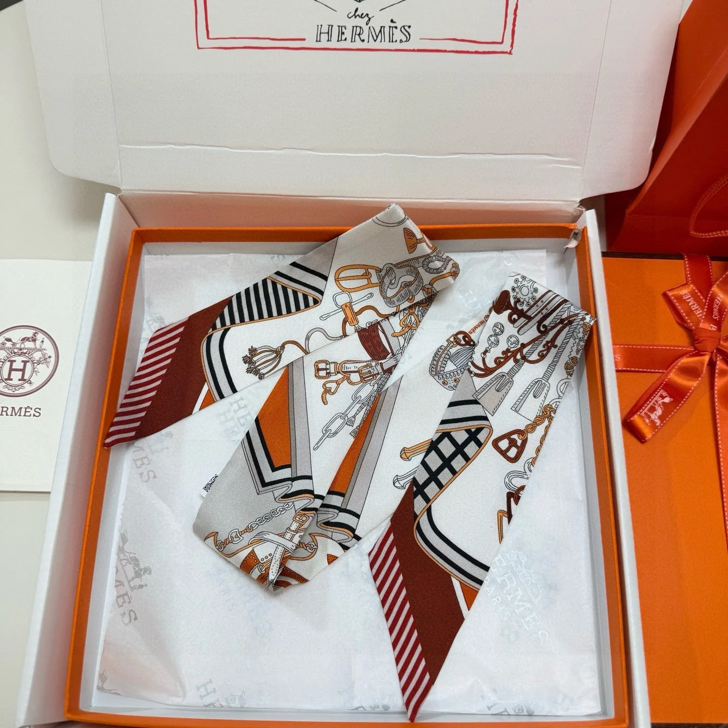 HERMES 25S SCARF 90 IN SILK 853144