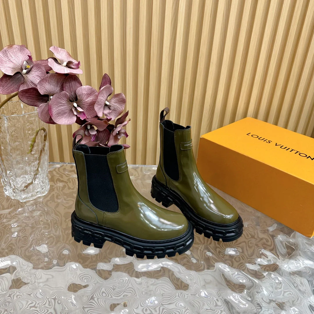 BOTTINE LV BEAUBOURG IN ARMY GREEN GLOSSY CALFSKIN