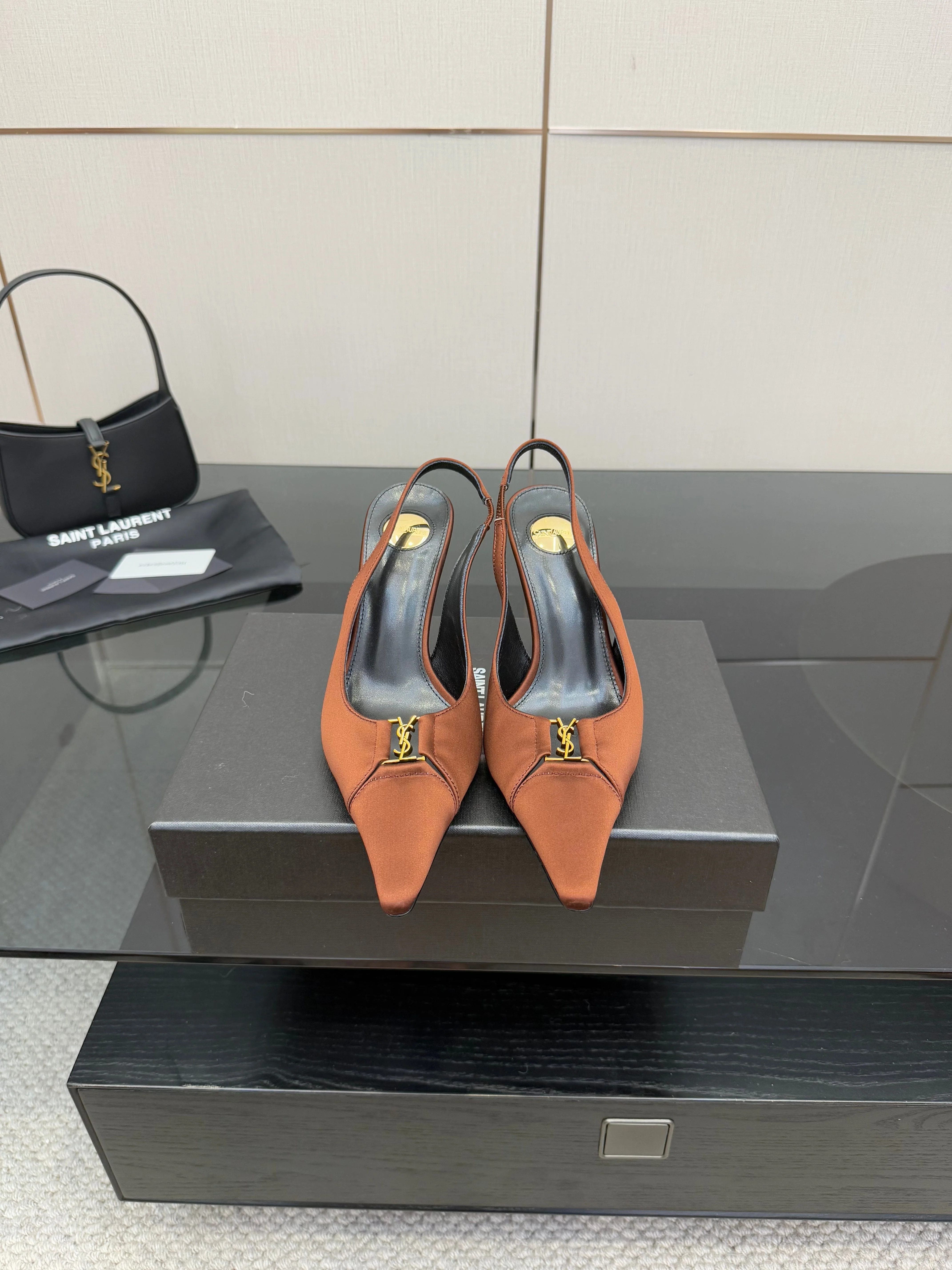 YSL 25S SLINGBACK HIGH HEELS 90 MM IN COGNAC BROWN SATIN WITH GOLD HARDWARE STYLE 15