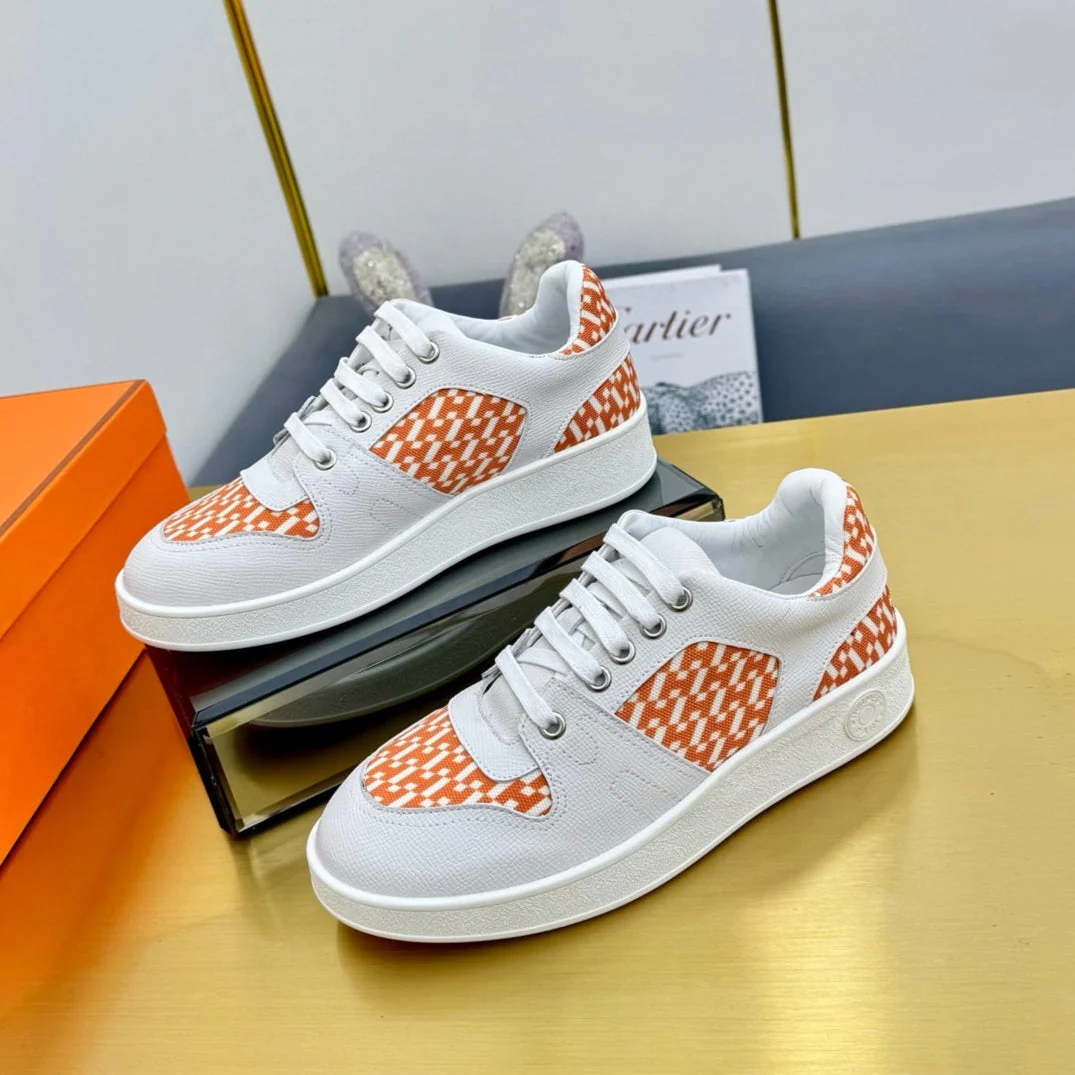 FREE SNEAKER IN WHITE CALFSKIN AND 
