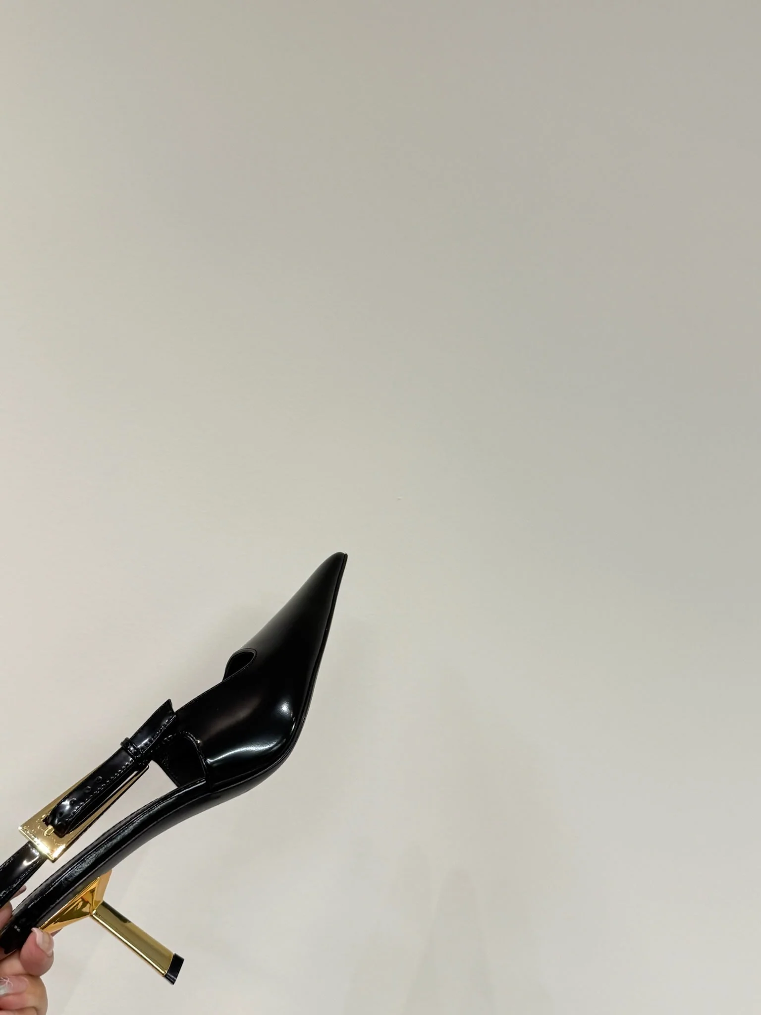 LEE SLINGBACK MID PUMPS IN BLACK SHINY CALFSKIN