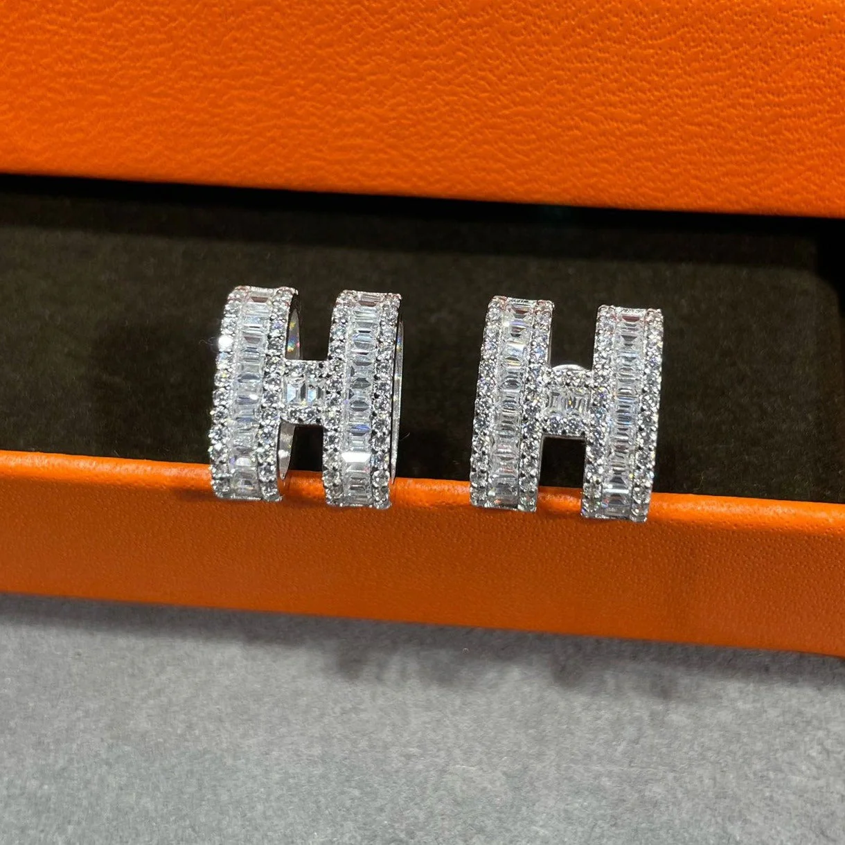 H STUD EARRINGS WITH SILVER DIAMONDS