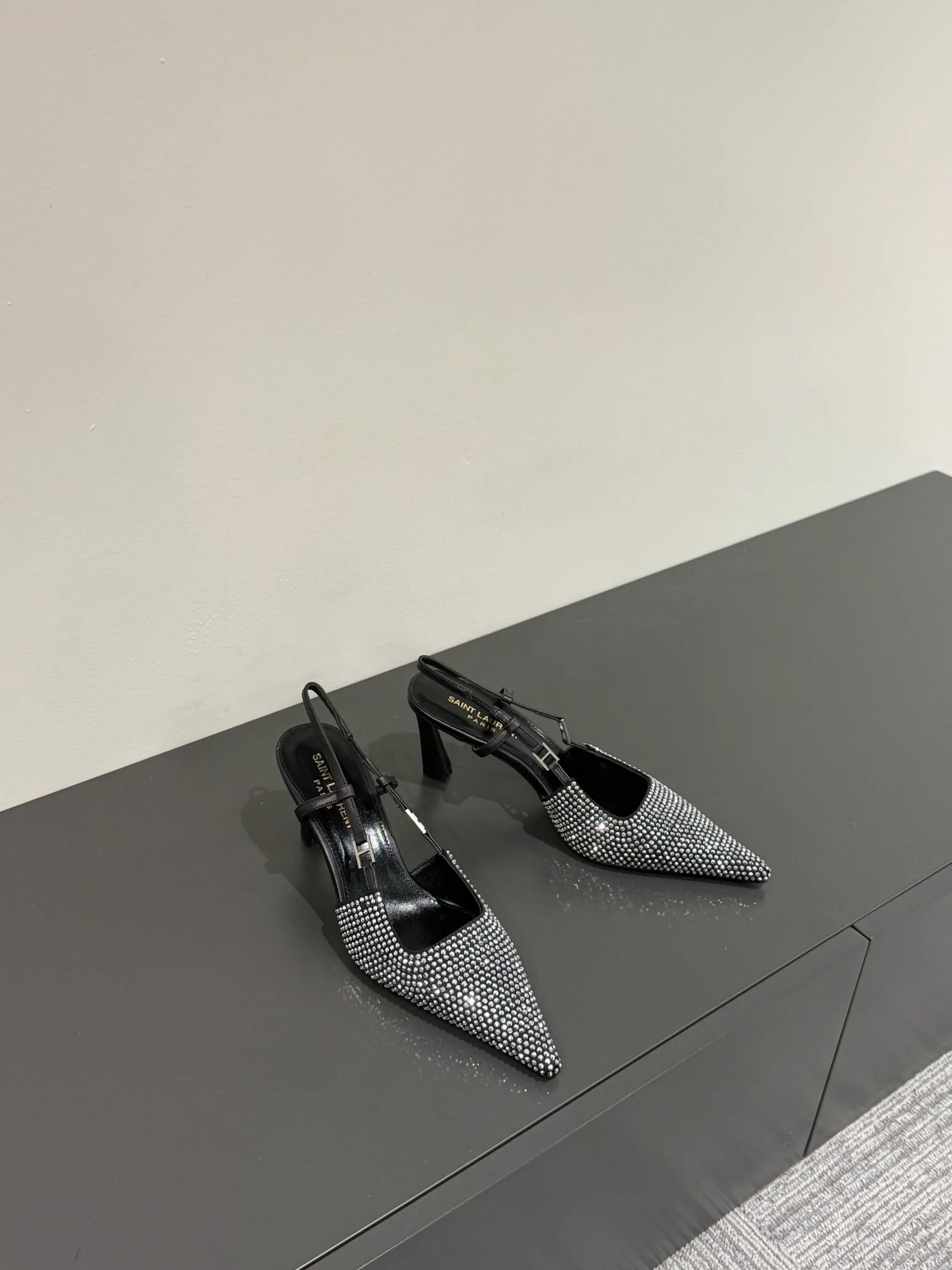 HIGH SLINGBACKS POINTED-TOE IN BLACK LAMBSKIN WITH SILVER CRYSTALS