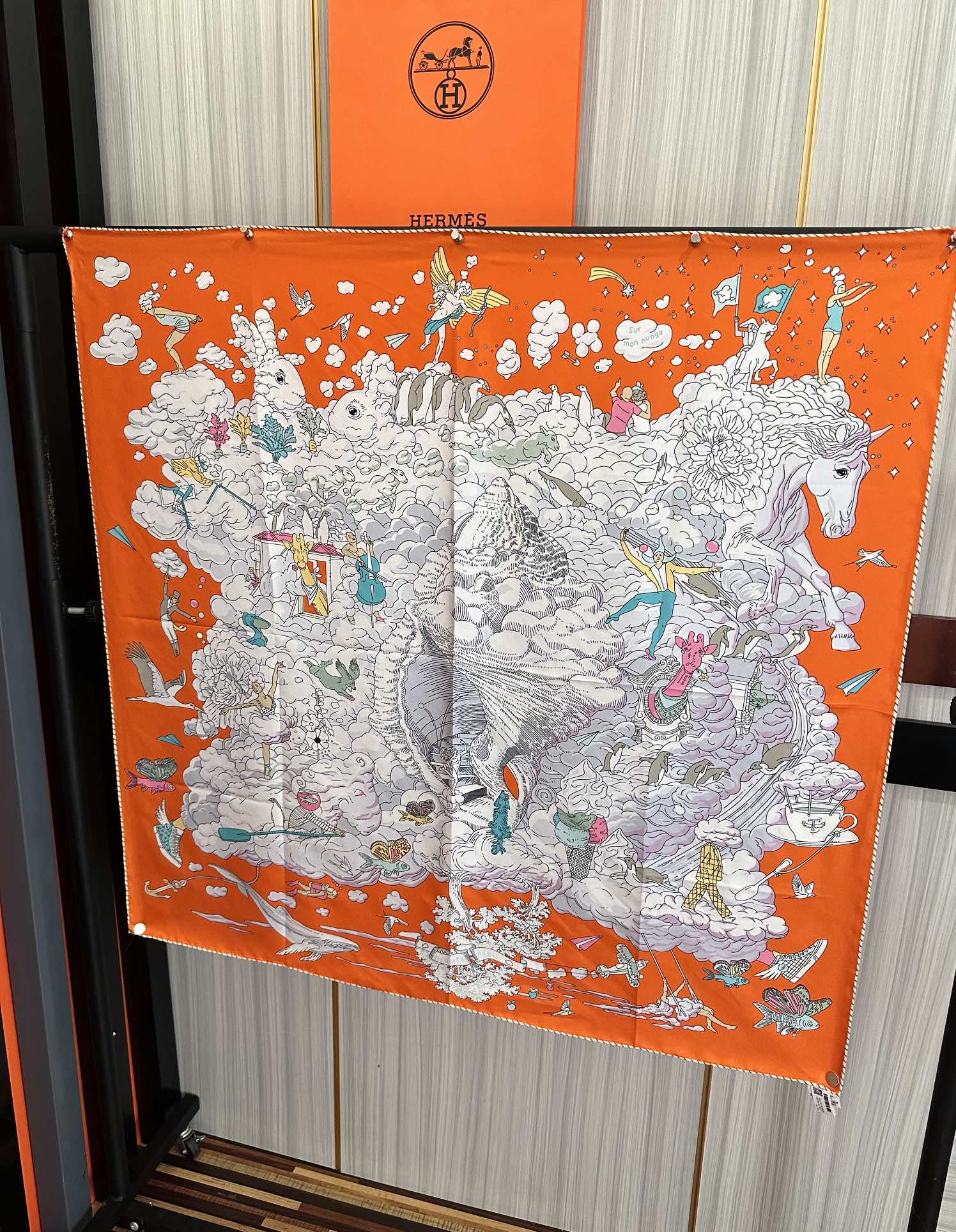 HERMES 25S SCARF 90 IN SILK 724702