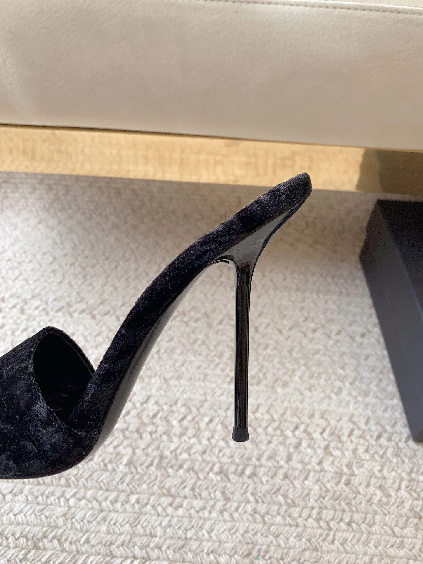 HIGH HEEL SLIDES IN BLACK VELVET