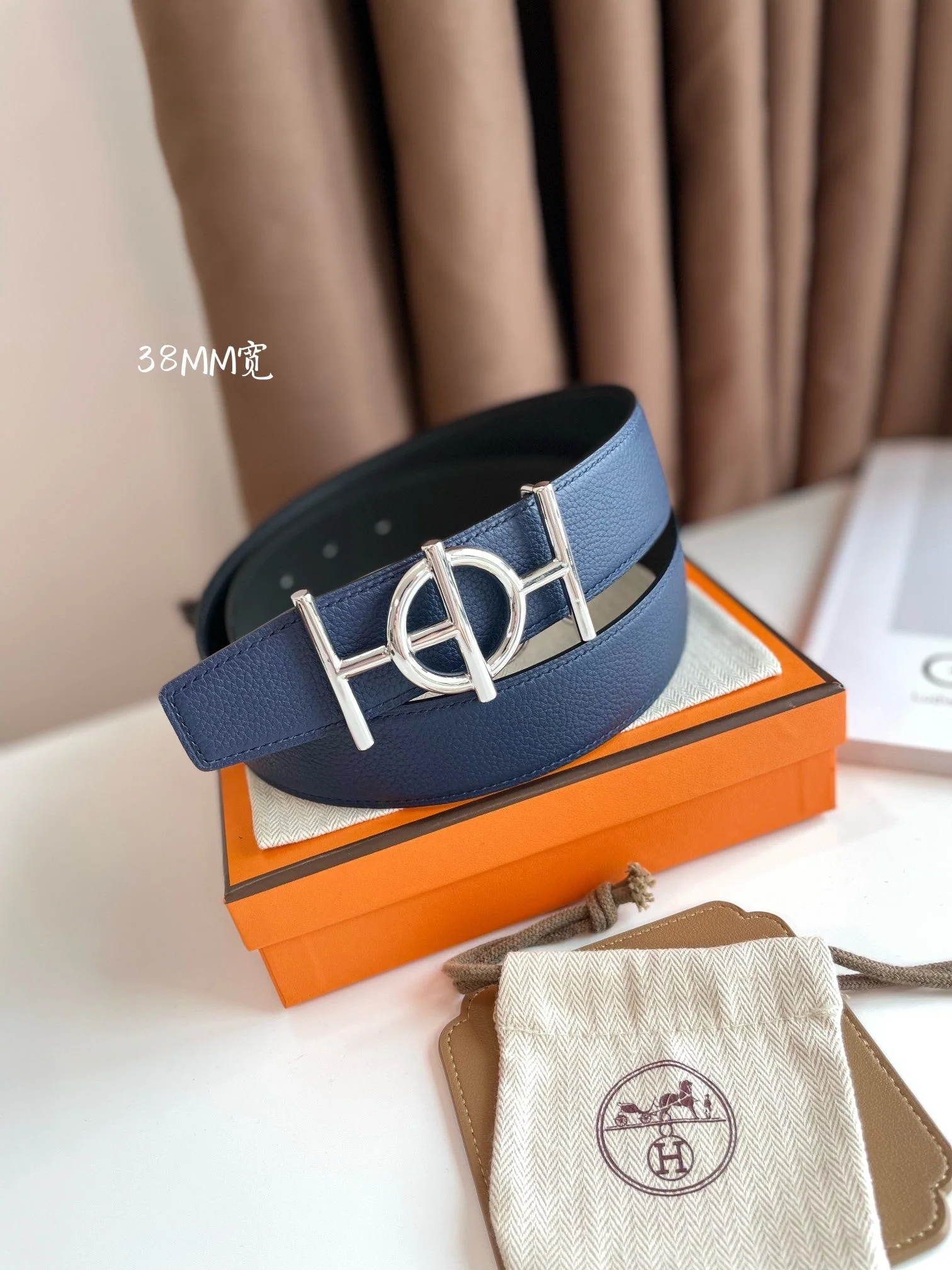 ULYSSE BELT BUCKLE & REVERSIBLE NAVY BLUE LEATHER STRAP 38MM SILVER HARDWARE