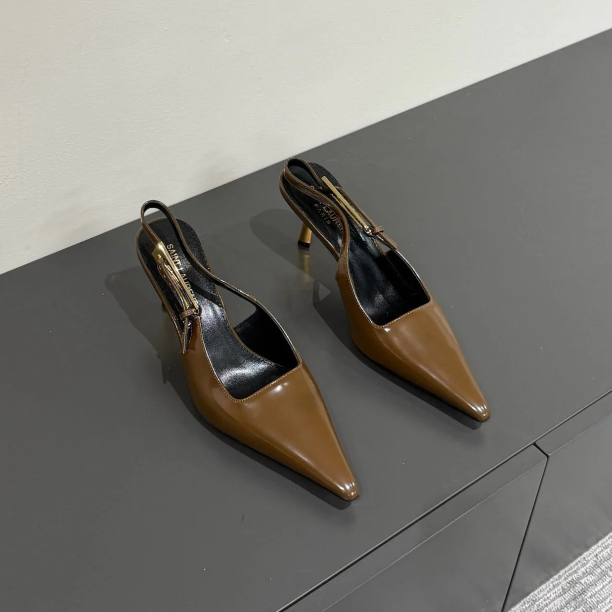 LEE SLINGBACK MID PUMPS IN BARK BROWN SHINY CALFSKIN