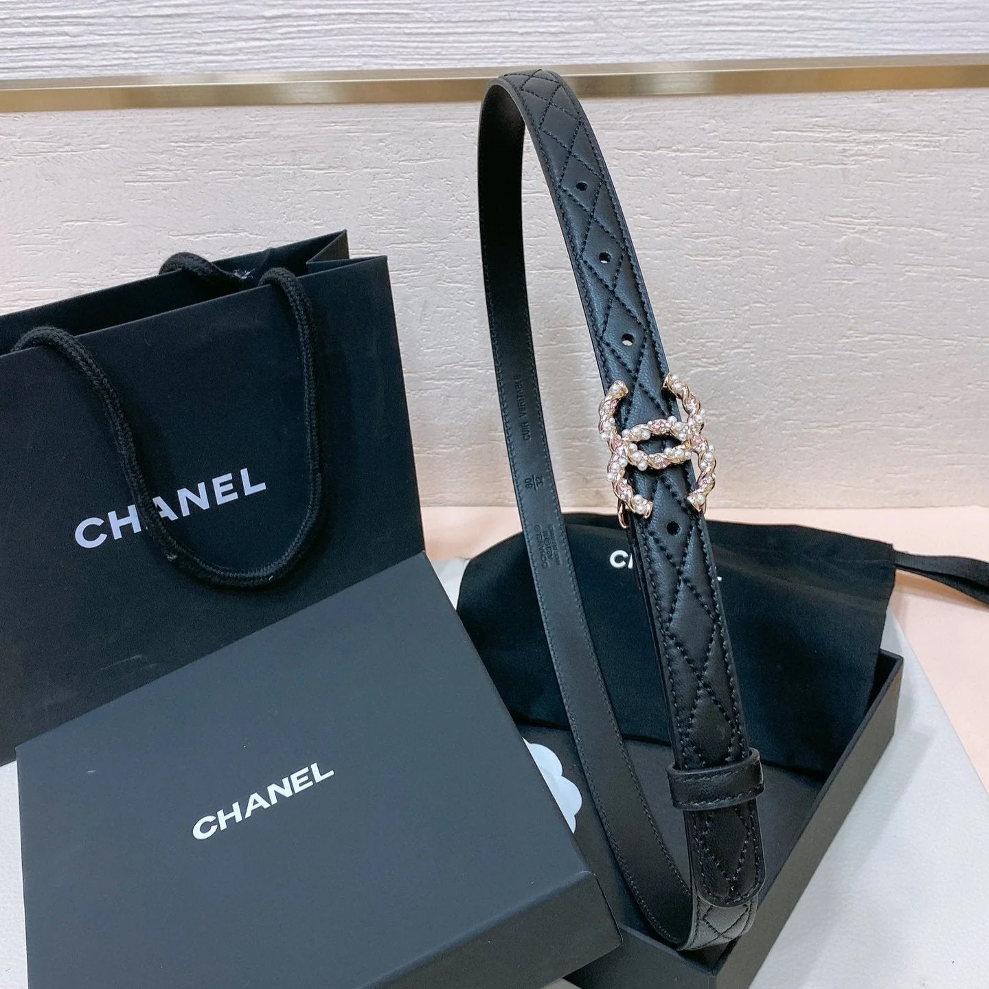 CC BELT 20MM IN BLACK EMBROIDERED CALFSKIN GOLD HARDWARE ATTACH PEARLS