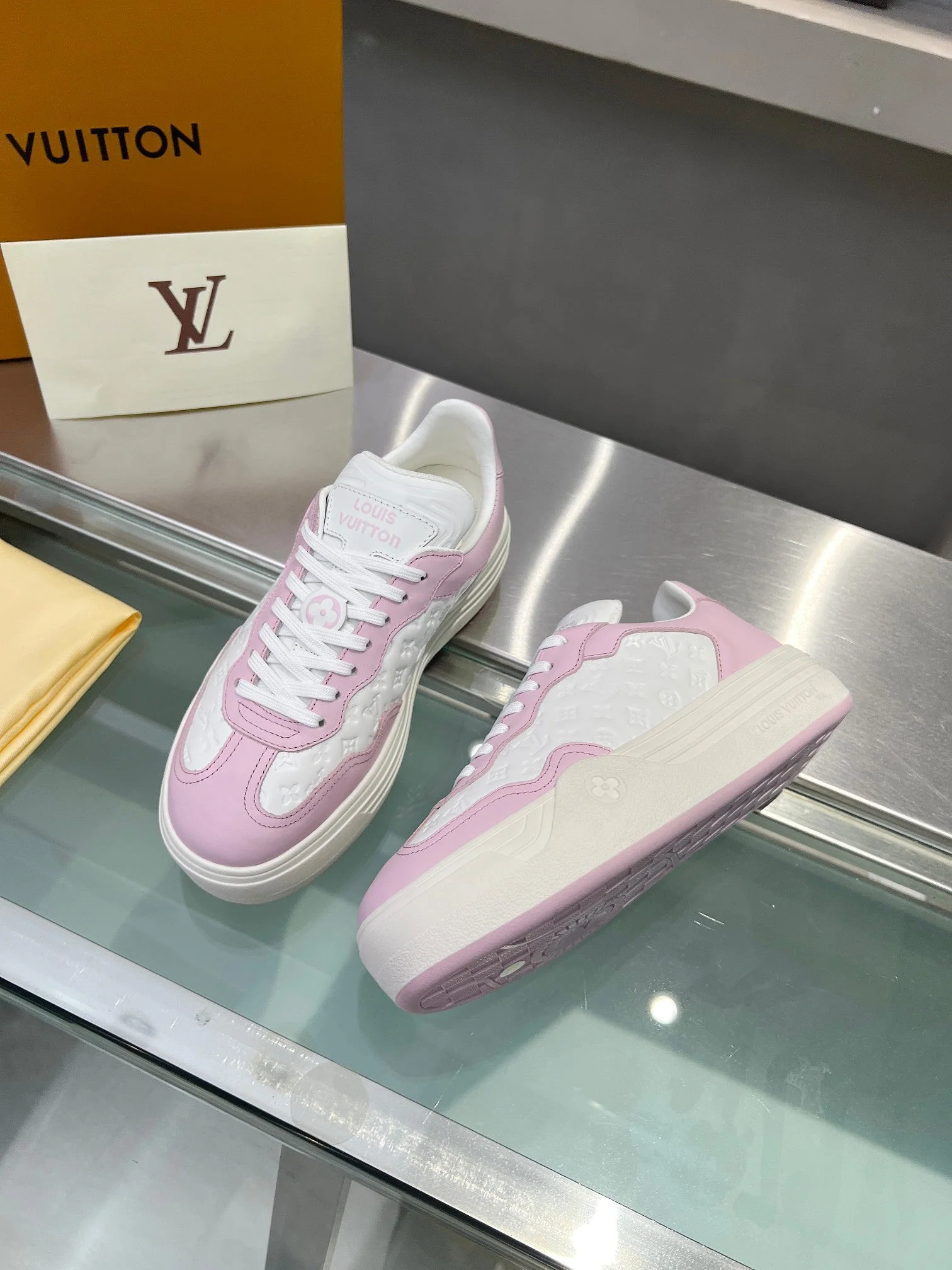 LV WOMEN GROOVY PLATFORM IN WHITE MIX LIGHT PINK EMBOSSED CALFSKIN