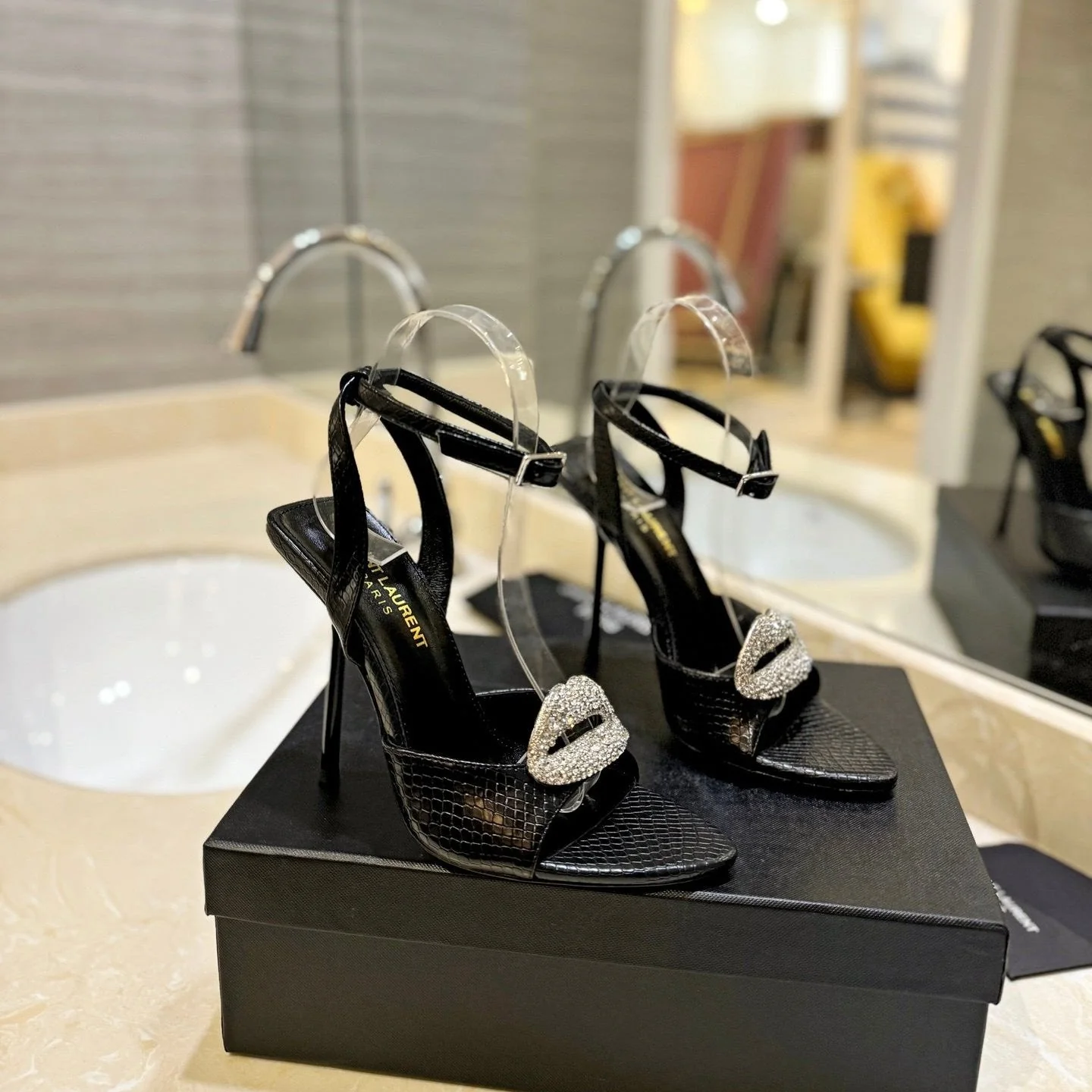 SL AYERS SNAKE CRYSTAL SANDAL BLACK CALFSKIN
