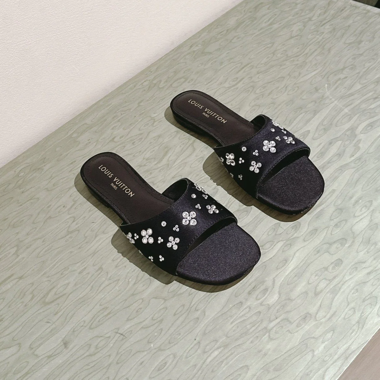 LV WOMEN FLAT MULE IN BLACK SATIN WITH RHINESTONE