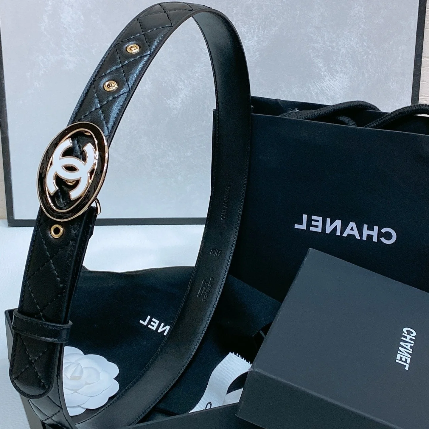 CC 30MM BELT IN BLACK EMBROIDERED CALFSKIN WHITE MIX BLACK METAL LOGO GOLD HARDWARE