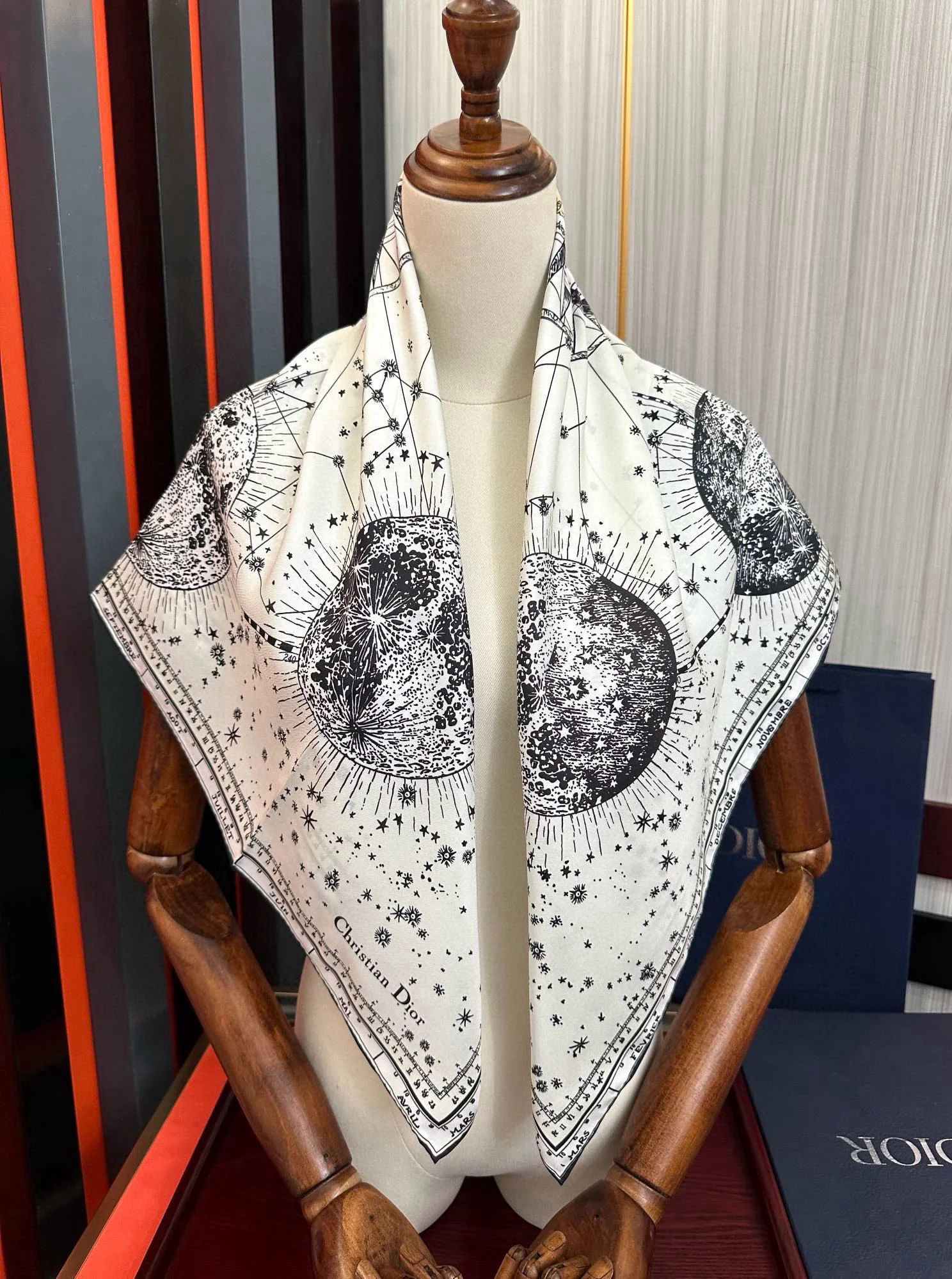 DIOR SCARF 90 CM IN SILK 651243