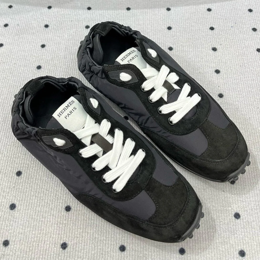 TRAIL SNEAKER IN BLACK SUEDE