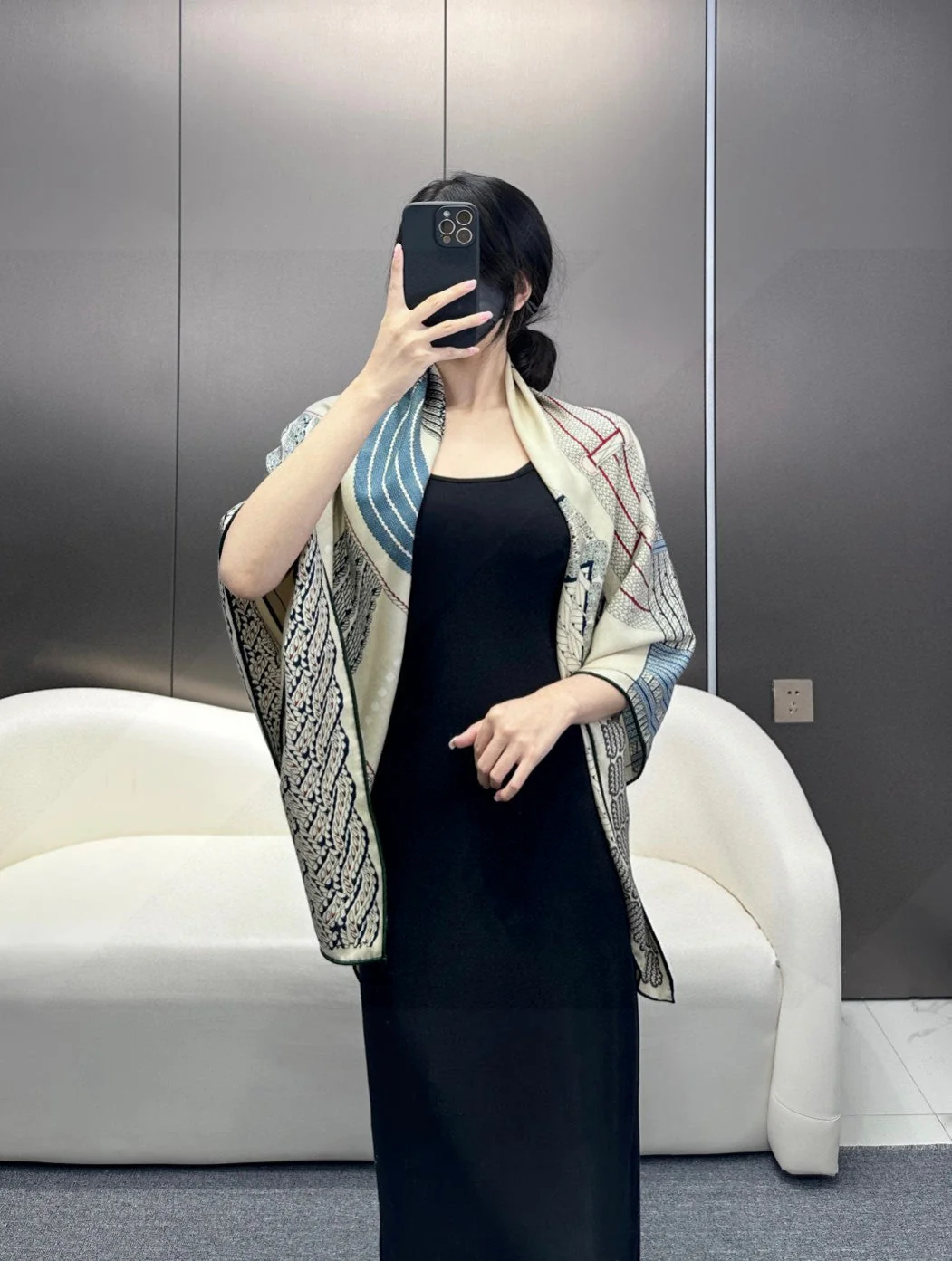 HERMES 25S SCARF 140 IN SILK 727340