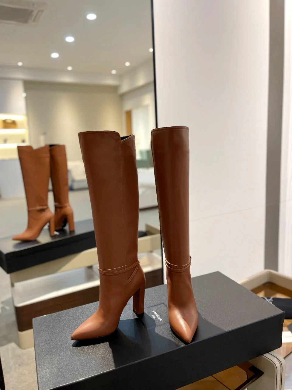YSL 25S HIGH-HEEL KNEE-HIGH BOOTS 95 MM IN RUST BROWN LAMBSKIN