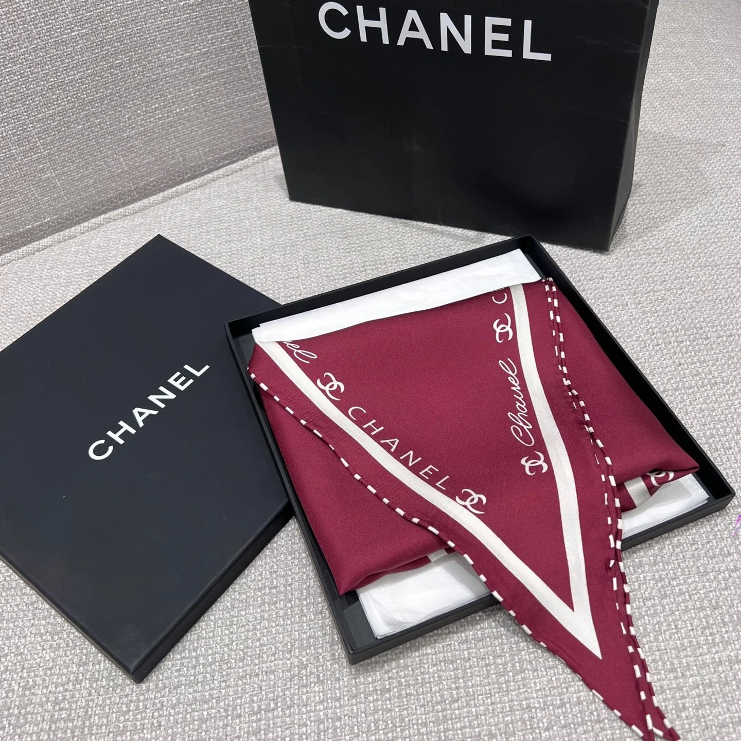 CHANEL 25S SCARF 160 IN SILK 697665