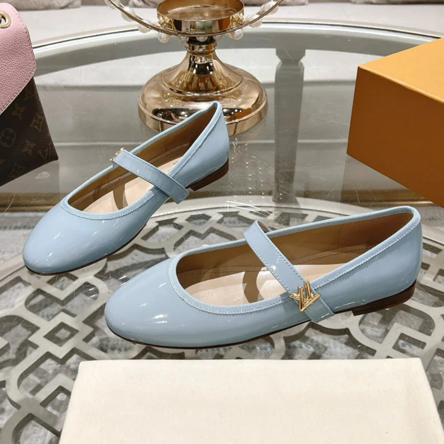 MARY JANE SHOES IN BLUE PASTEL PATENT CALFSKIN