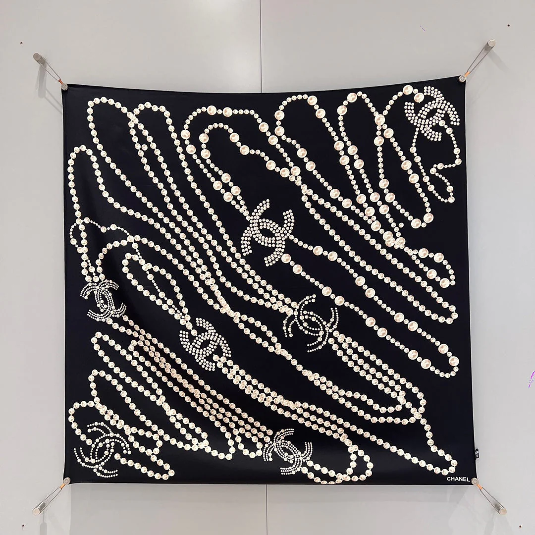 CHANEL 25S SCARF 90 IN SILK 735866