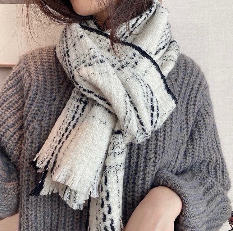 CHANEL 25S SCARF 200 IN CASHMERE 732053