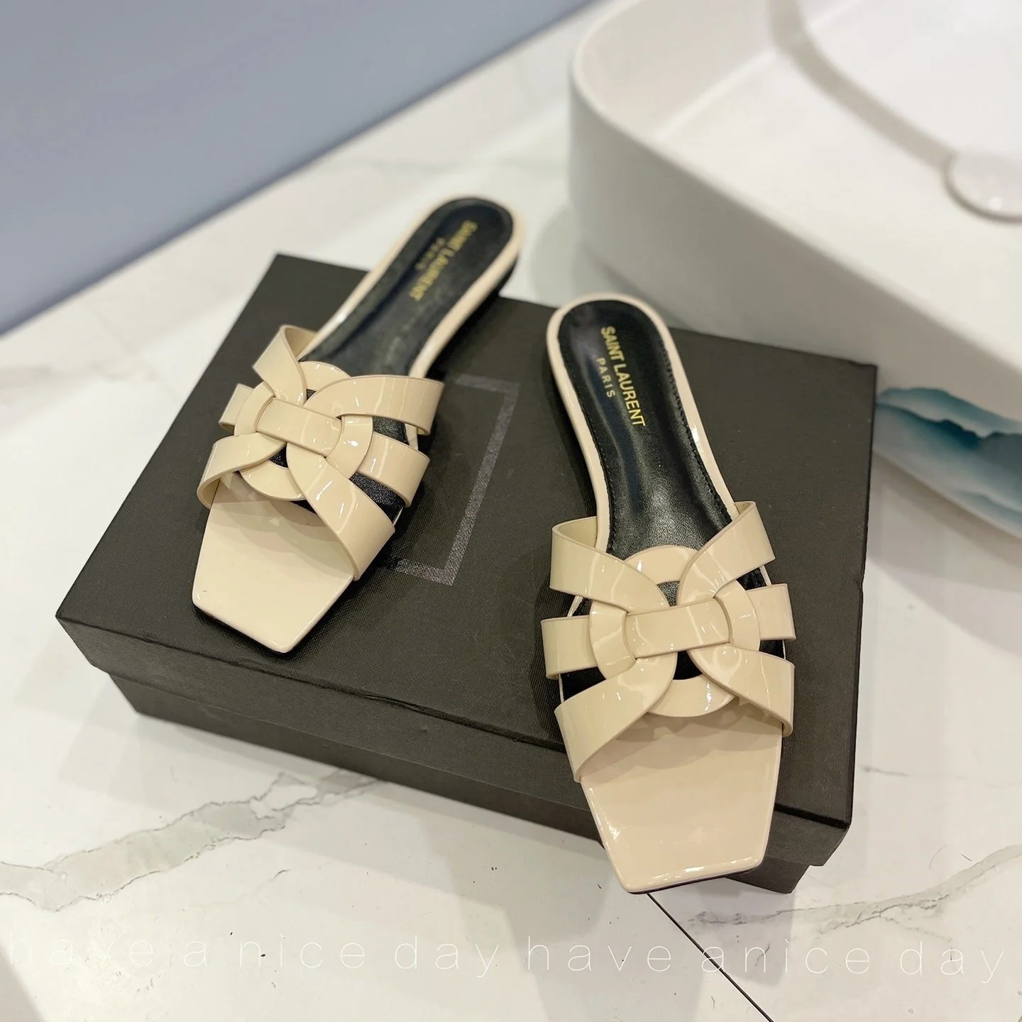 SL TRIBUTE SLIPPERS GLOSSY PASTEL YELLOW CALFSKIN