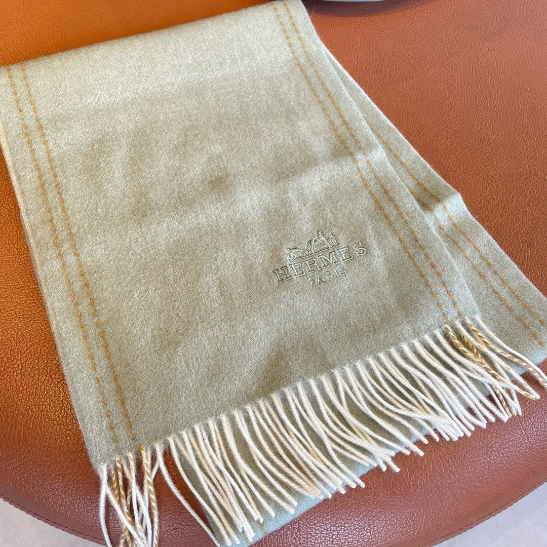 UNIE BRODEE GM MUFFLER IN PASTEL GREY CASHMERE