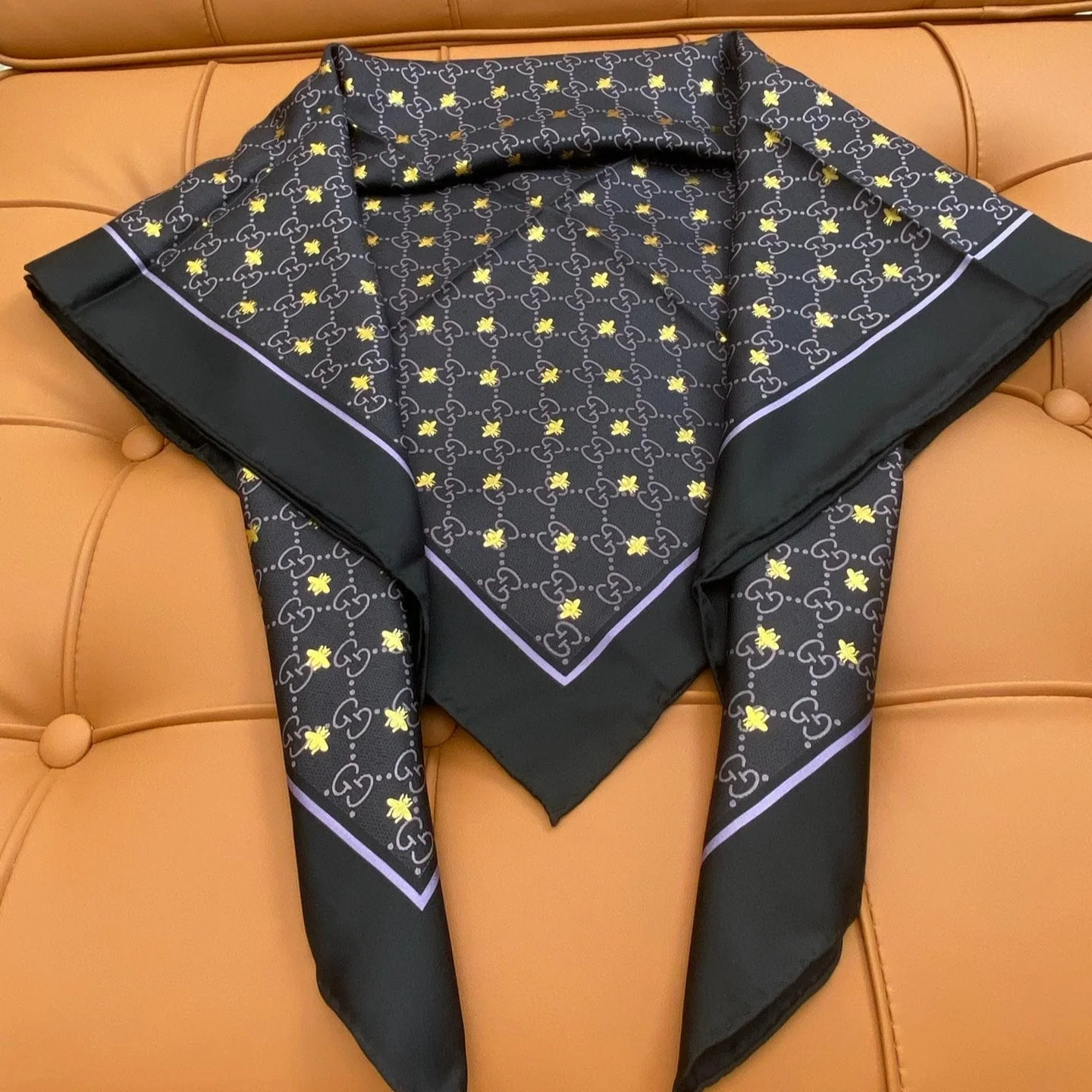GUCCI 25S SCARF 90 IN SILK 709695
