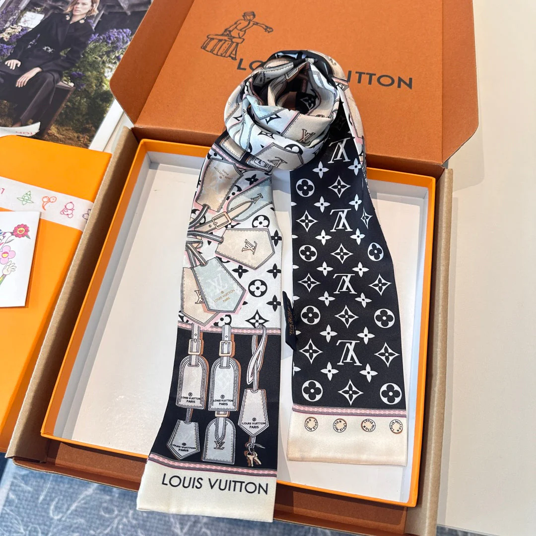 LV TWILLY 120 CM IN SILK 714392