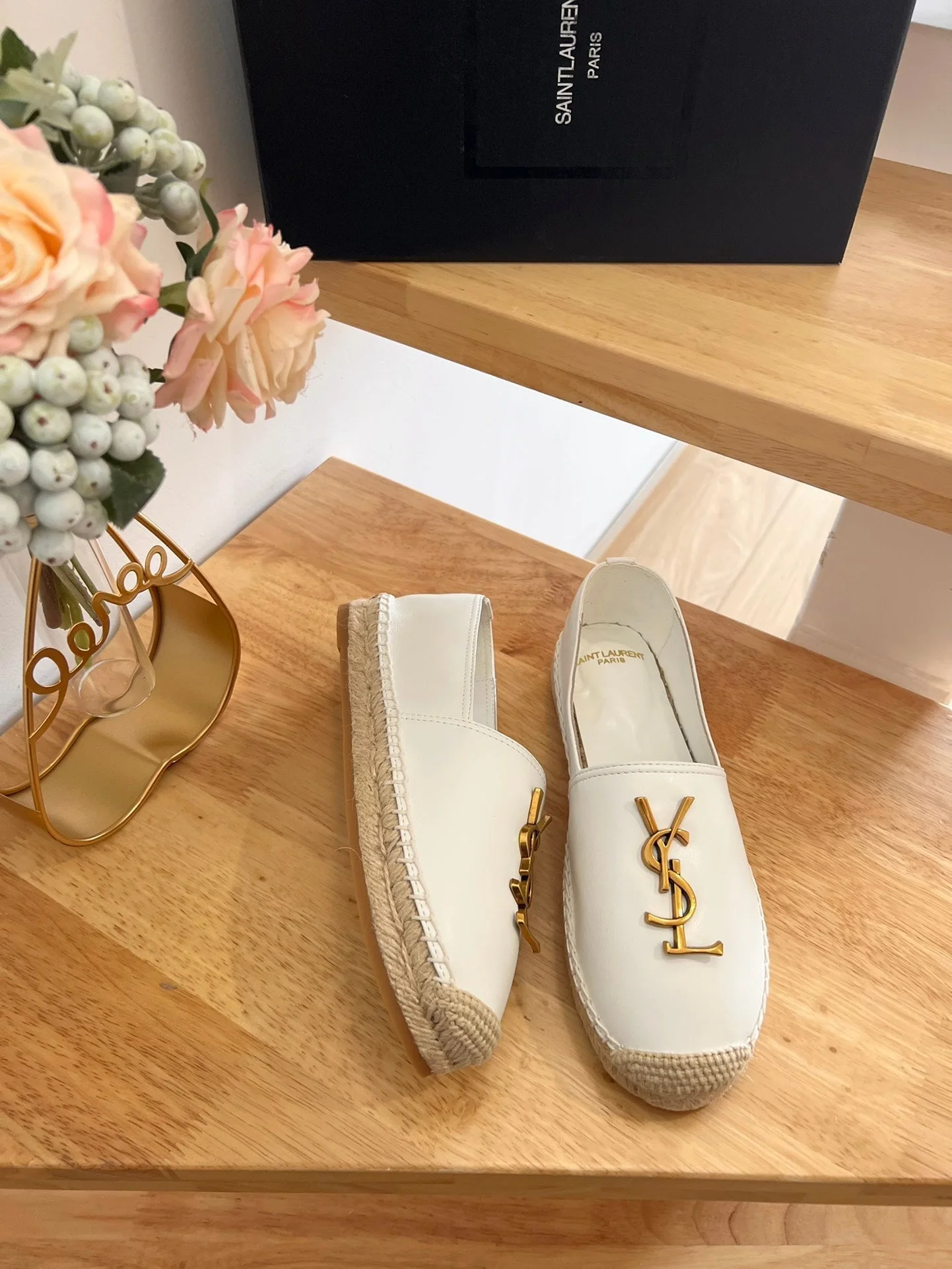SL YVES LOGO SLIP ON WHITE CALFSKIN