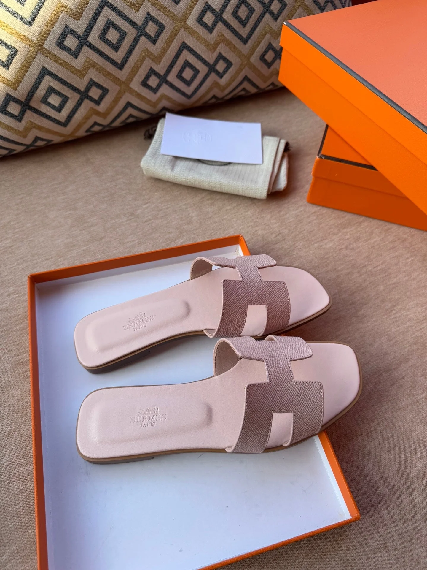 0RAN SANDALS IN PASTEL PINK CALFSKIN