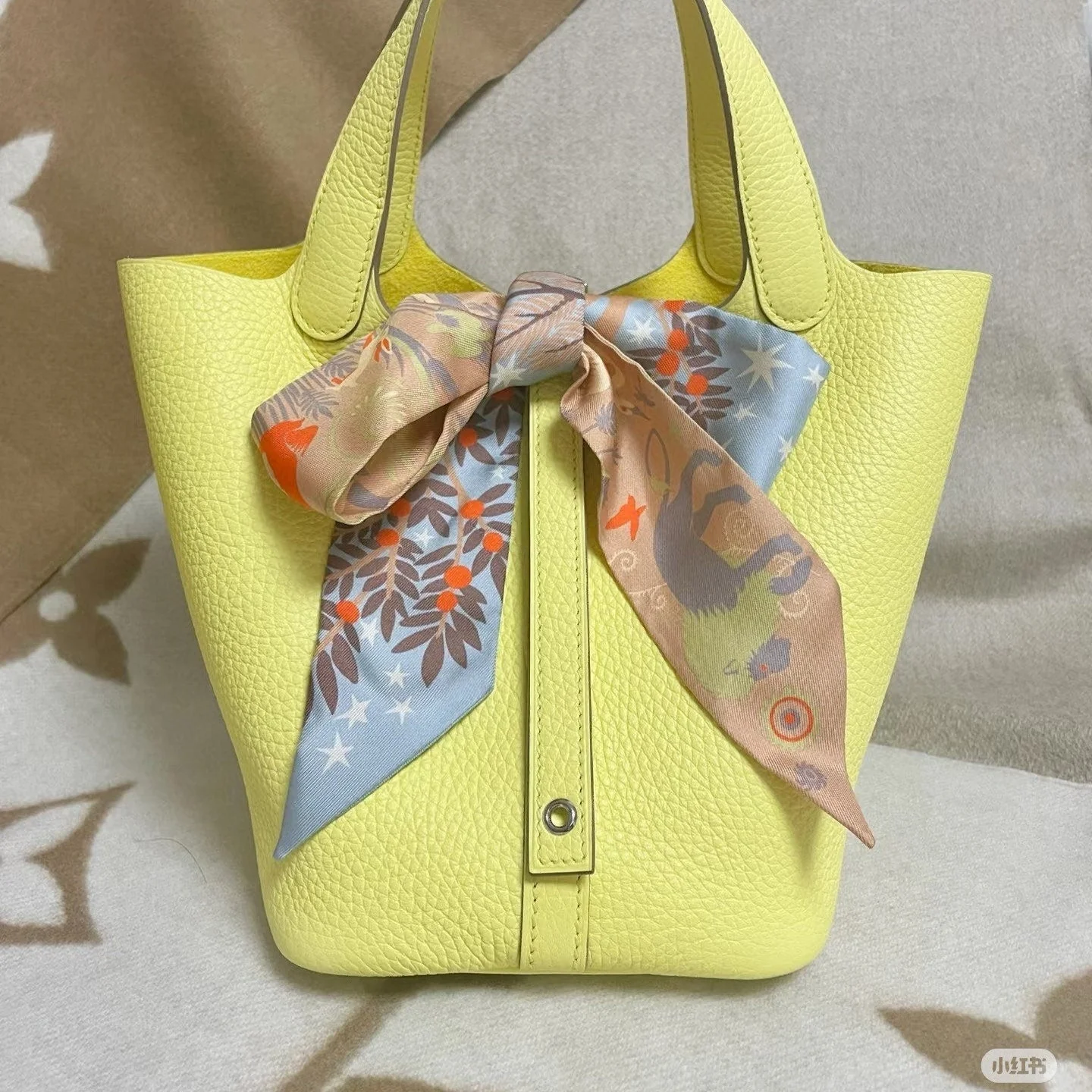 HERMES 25S SILK NECKERCHIEF 86 IN SILK 714350