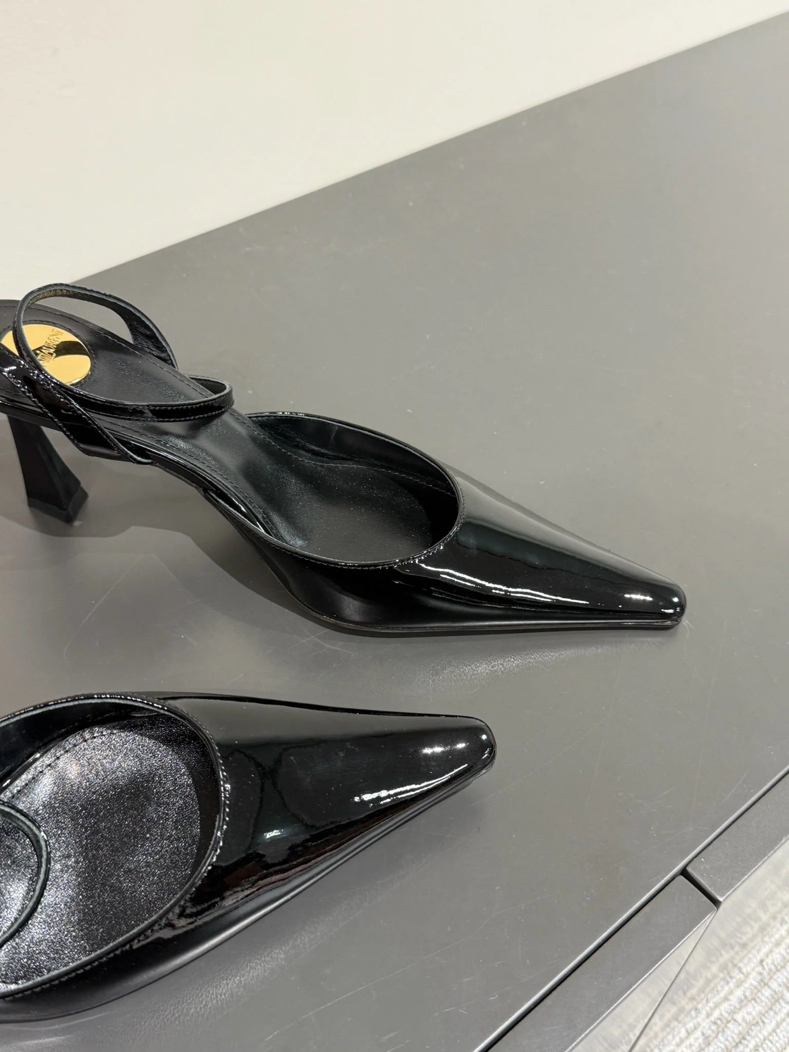 AIMÉE SLINGBACK PUMPS IN BLACK GLOSSY LAMBSKIN