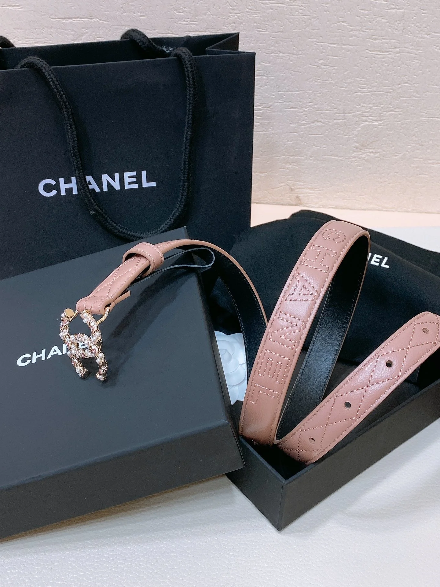CC BELT 20MM IN PEACHY PINK EMBROIDERED CALFSKIN GOLD HARDWARE ATTACH PEARLS