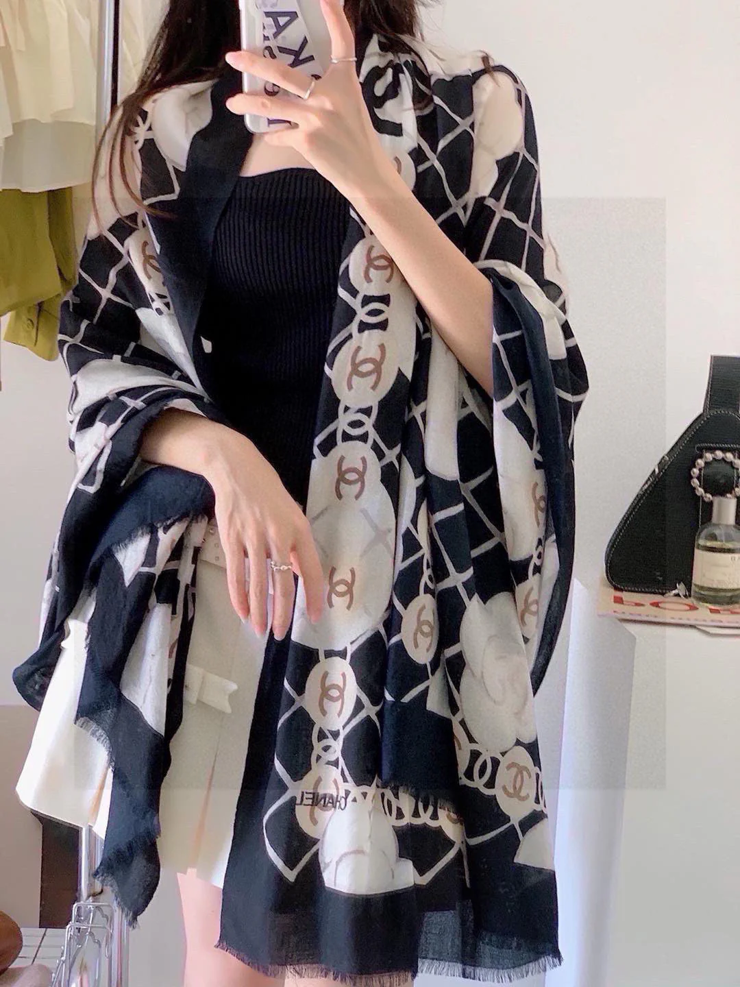 HERMES 25S SCARF 200 IN SILK 724721