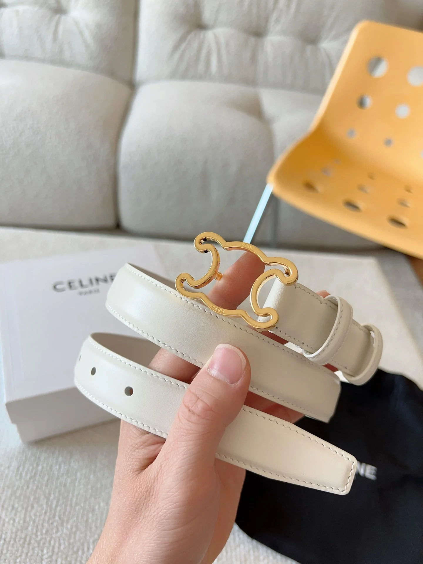BELT 25MM TRIOMPHE LOGO CUT-OUT IN WHITE SMOOTH CALFSKIN WITH GOLD BUCKLE