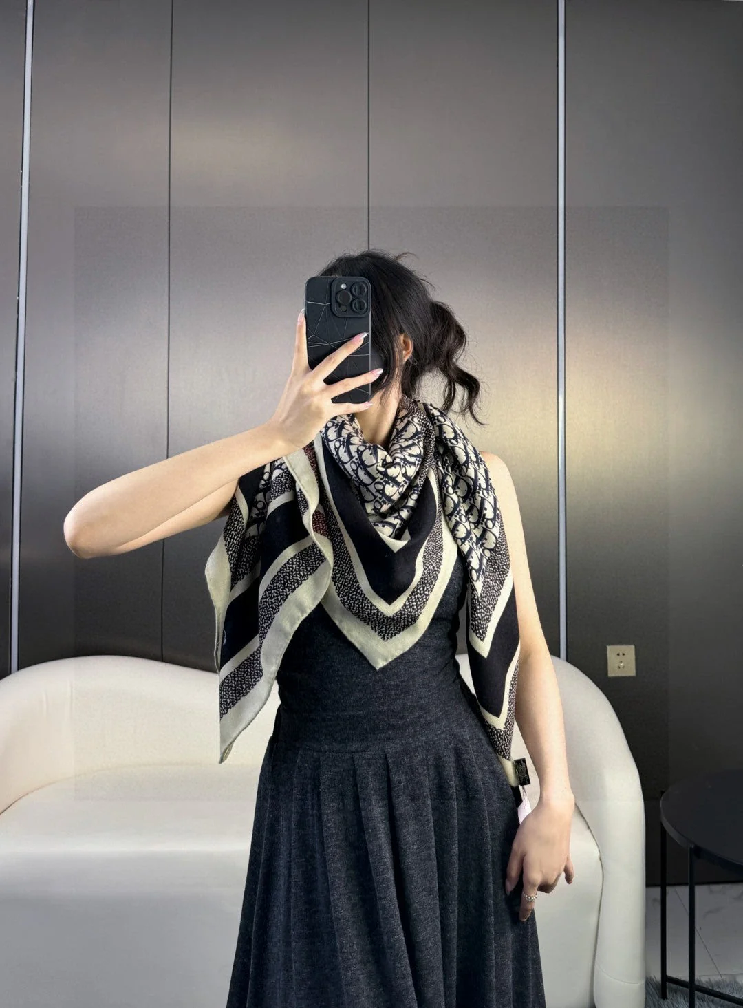 DIOR SCARF 140 CM IN CASHMERE-SILK BLEND 699255