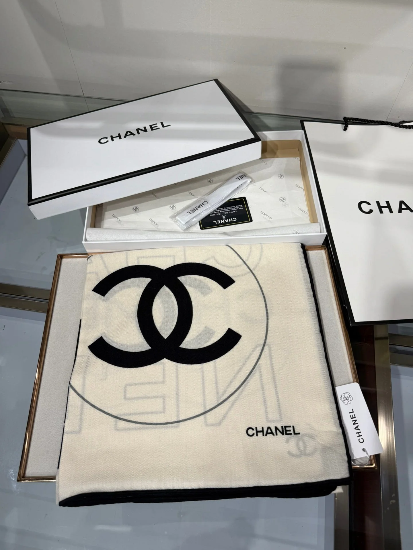 CHANEL 25S SCARF 140 IN SILK 732177